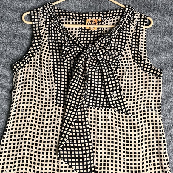 Tory Burch Silk Top Size 10 Sleeveless Bow Tie Neck Geometric Chic Office - Picture 2 of 9